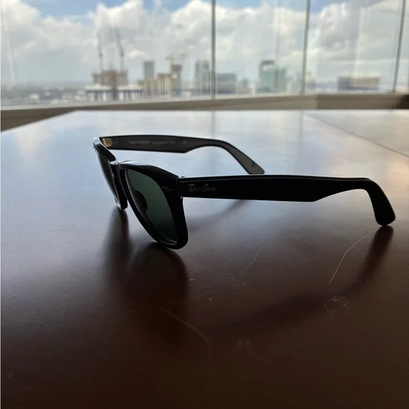 Ray-Ban Classic Black Sunglasses made in Italy - Picture 8 of 13